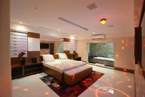 Lamour Motel - Image 4