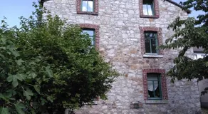 Familienorientiertes großzügiges Ferienhaus mit Grill, Garten und Terrasse | Panoramablick - Image 2