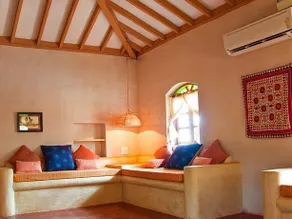 Field View Villa - Image 3