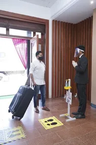 Hotel Kohinoor Park - Image 5