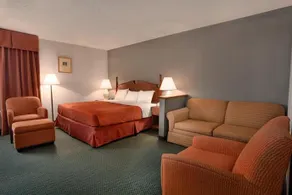 Days Inn & Suites by Wyndham Kinder - Image 2