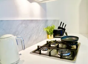 Deluxe Brighton Home in Bayside - Image 4