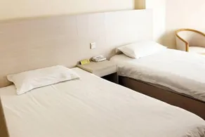 Shanghai Huagong Hotel - Image 2