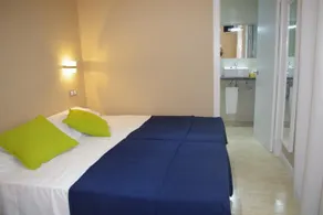 El Petit Bed & Breakfast - Image 3