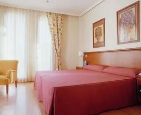 TRYP by Wyndham Madrid Cibeles - Image 4