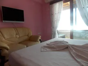 Hotel Aloha - Image 3