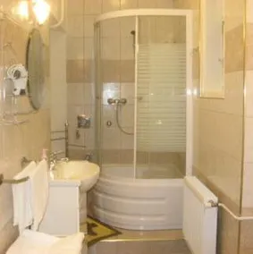 Kings Opera Apartment - Image 5