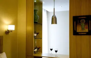 Hangzhou Queen Park Hotel - Image 4
