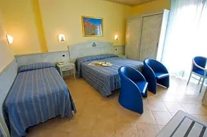 Hotel Solarium - Image 4