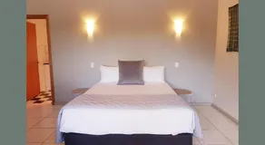 Chapel Hill Winery Guest House - Image 4