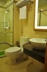 Hualian Hotel Shenzhen - Image 5