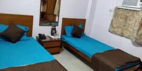Hotel Ravi Residency - Image 1
