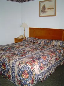 Economy Inn Plymouth - Image 3