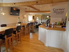 Corner House Hotel - Image 4