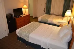 Magnuson Hotel Texarkana - Image 4