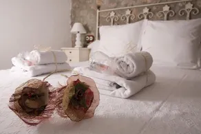 Rustic Med Castell - Image 4