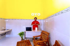 OYO 1427 Azzahra Residence - Image 3