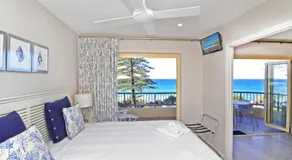 Coolum Baywatch Luxury Style Penthouse, Linen Included, WIFI, 500 Bond - Image 5