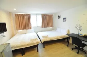 Fengjia Happy Play Hostel - Image 3
