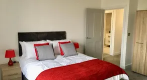 Impressive newly built apartment - Image 3