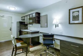 Candlewood Suites Lakeville I-35 - Image 2