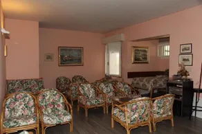 Hotel Garden - Image 2