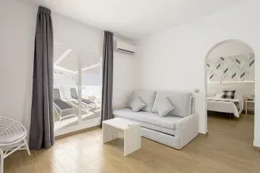 Hostal Residencia Roberto Playa - Image 4