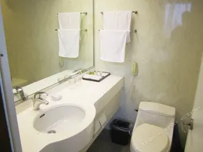 Longgang Hotel - Image 5