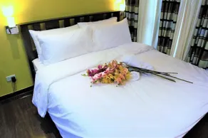 Oasis Regency at Makati Suites - Image 2