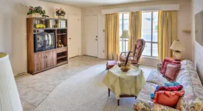2br Sun City House W/Covered Patio & Yard - Image 3
