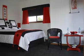 La Riviera - Image 2