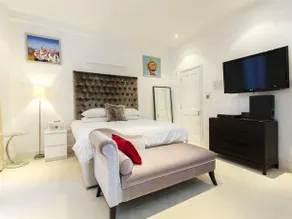 Veeve Beautiful Maisonette In The Heart Of Chelsea Sleeps 4 - Image 5