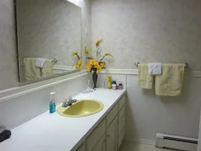 Cozy Cubbyhole Bed & Breakfast - Image 3