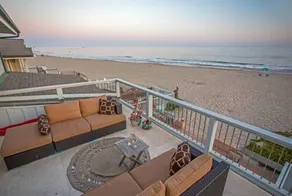 Beachfront Bliss Holiday Home - Image 5