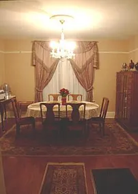 The Sleepy Senator Guest House - Image 4