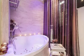 Romantic Barcelona Apartment - Image 5
