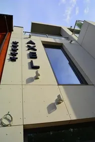 Axel Palace - Image 2