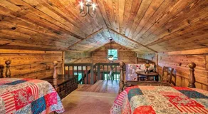 Ginny's Cabin - Image 5