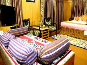 Royal Palace - Image 5