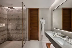 Renaissance Downtown Hotel  Dubai - Image 3