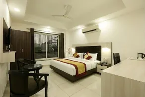 Green Lotus Residency - Image 2