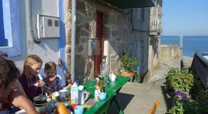 house in the harbour - Image 3