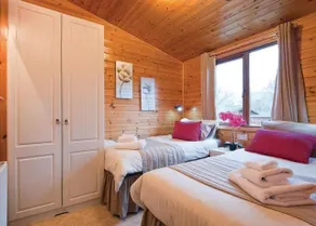 Ashlea Pools Lodges - Image 2