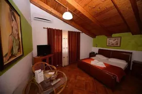 Motel 111 - Image 5