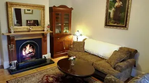 Bank House Mount Victoria - Image 2