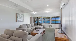 Sunset Beach House - Soldiers Point Sleeps 9 - Image 5