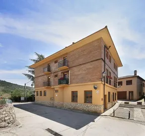 Albergue Sierra De Arbe - Image 1