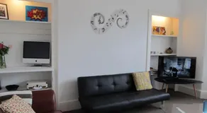 The Beatnik, Victorian townhouse apartment with parking - Image 2