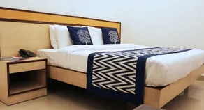 OYO Rooms Defence Colony A Block - Image 5