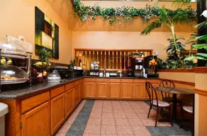 Ridgeland Inn - Image 3